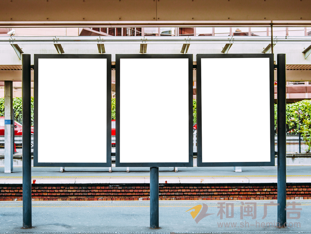 站臺燈箱